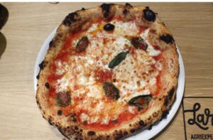 Guida semplice agli stili di birra. (e come abbinarli alla pizza perfetta)